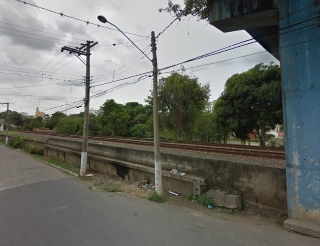 Mistério em Linha Férrea: Homem Atropelado por Trem Estava Morto Antes do Impacto, Diz Polícia