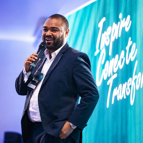Aos 30 anos, Adriel Brendown intensifica pré-campanha a deputado federal com agenda em 23 cidades da Bahia
