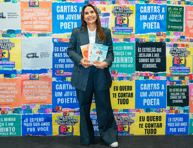 Em tempos de tantas telas, 760 mil pessoas escolhem os livros na Bienal de São Paulo