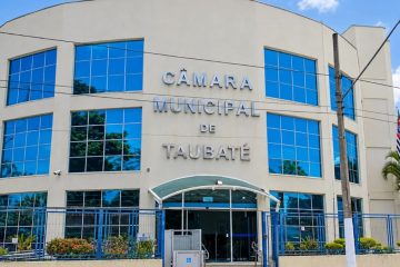 Taubaté aprova novo auxílio-alimentação e anistia de dívidas